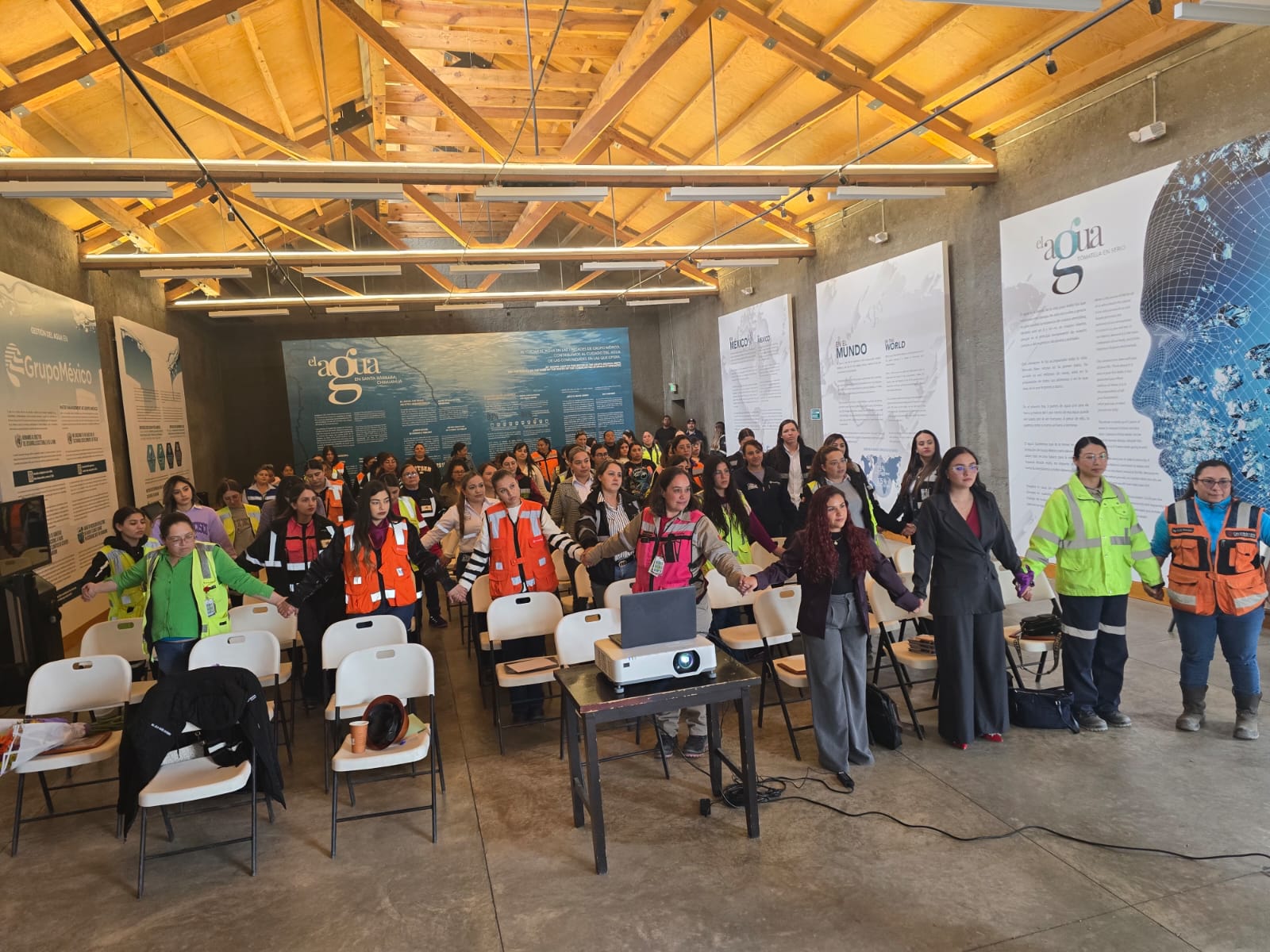 MUJERES DE GRUPO MÉXICO EN #PARRAl “EL PODER DE LA SALUD MENTAL"